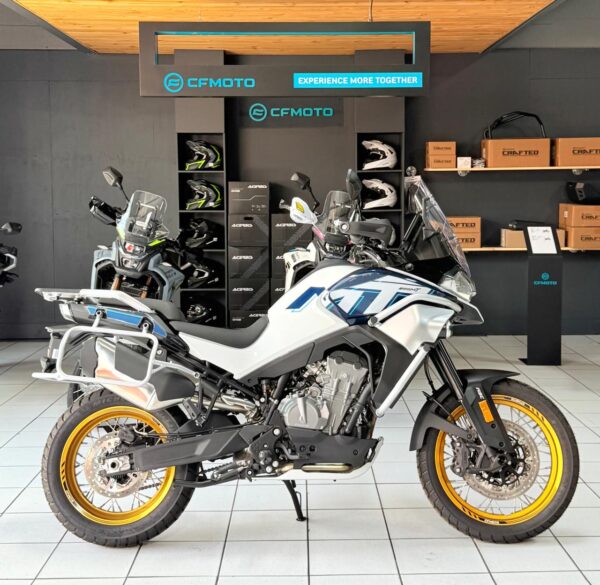 CF MOTO MT 800